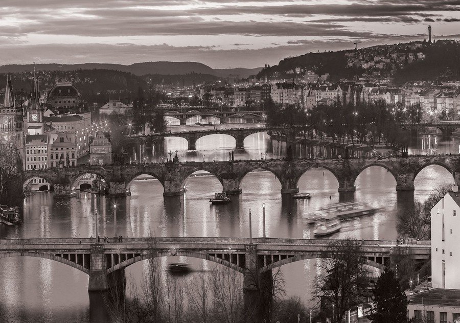 Obraz na plátne: Praha (čiernobiela) - 75x100 cm